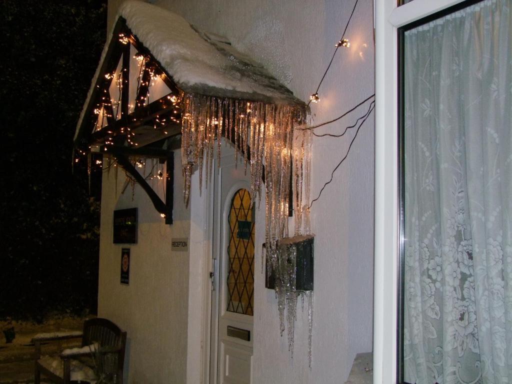 הוקלי הית' Eden End Guest House מראה חיצוני תמונה