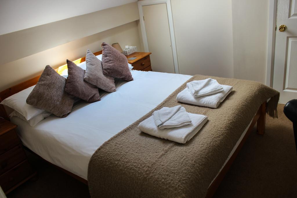 הוקלי הית' Eden End Guest House מראה חיצוני תמונה