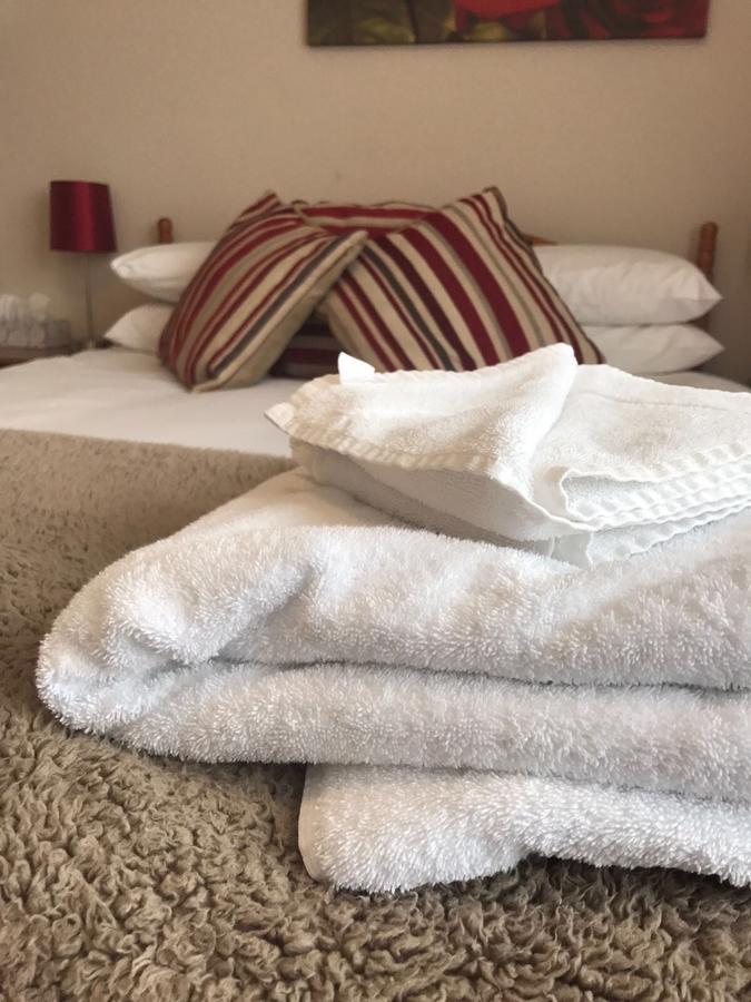 הוקלי הית' Eden End Guest House מראה חיצוני תמונה