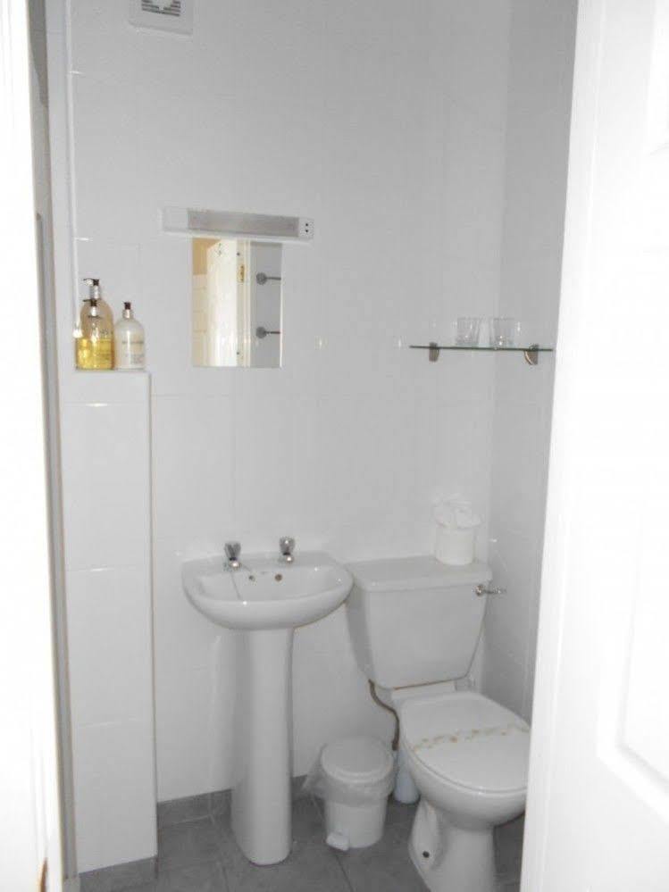 הוקלי הית' Eden End Guest House מראה חיצוני תמונה